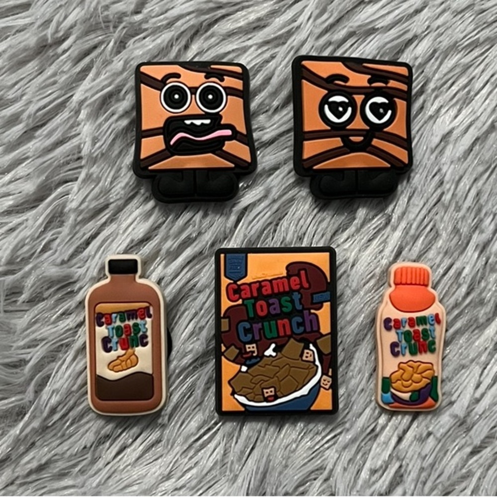 Cinnamon Toast Crunch Croc Charm Set